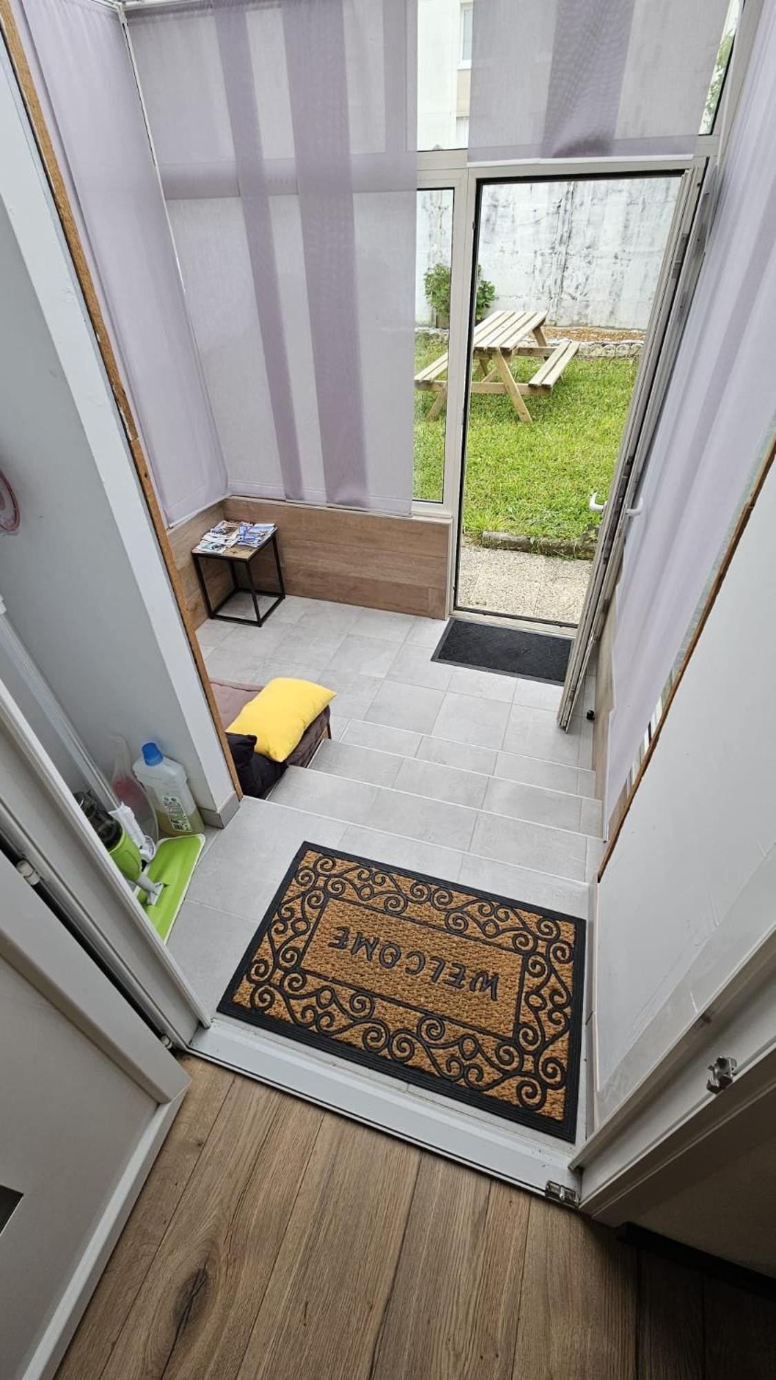 Maisonnette Tout Confort Parking Prive Брест Екстер'єр фото