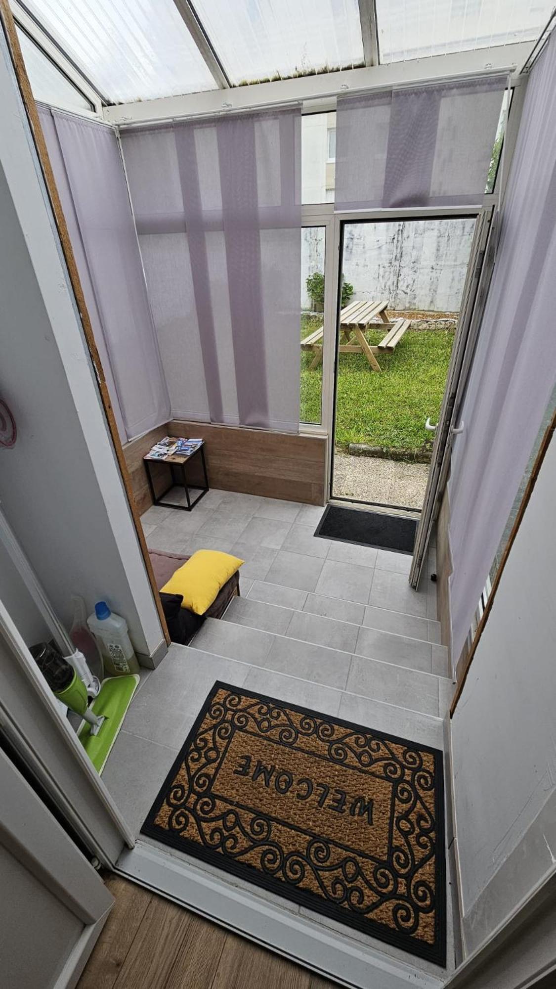 Maisonnette Tout Confort Parking Prive Брест Екстер'єр фото